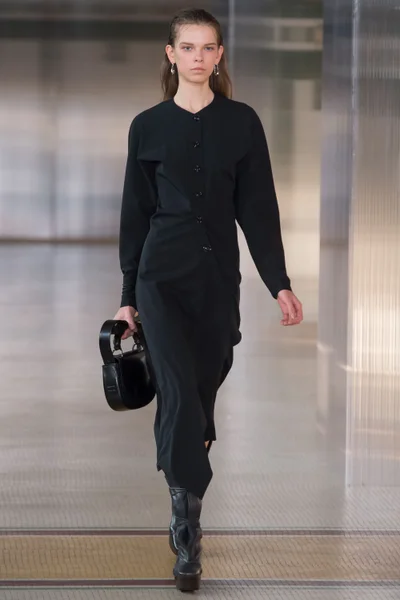 Look 32